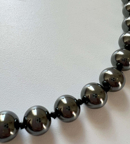 Faux pearl dark grey necklace - big balls