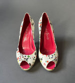 Red or Dead floral heels (SA4)