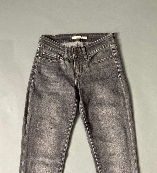 Levis 711 skinny jeans (W24)