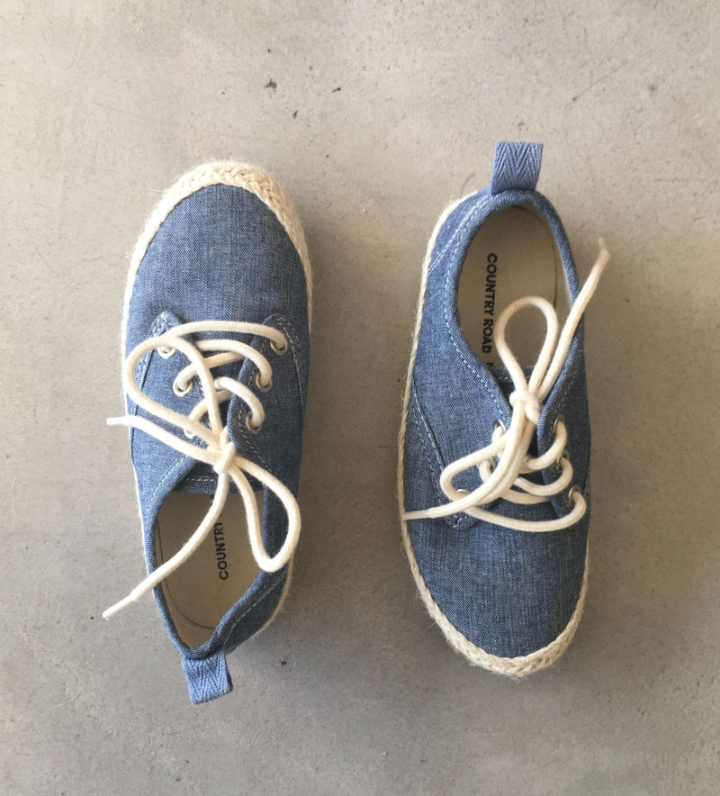 Country Road canvas sneaker (EUR 27)